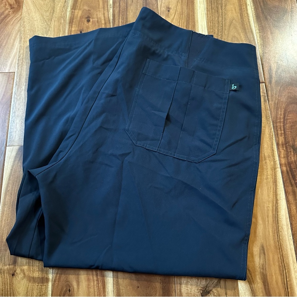 Birdee Sport pull on light weight Capri. Size 12